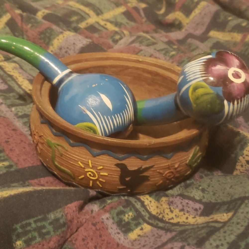 Maracas with bowl